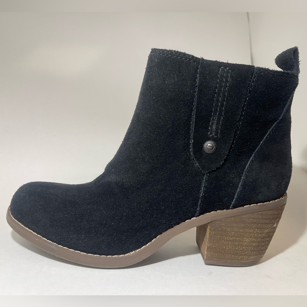 Calvin Klein Lena Boots Black Suede Leather Short Ankle Booties Size 7.5